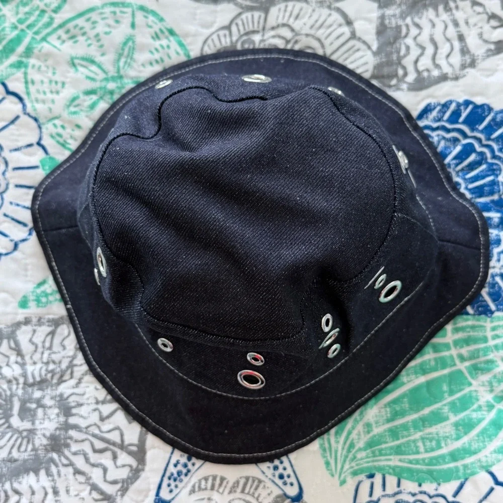 Apparis Slick Raw Denim Bucket Hat Indigo Blue Silver Grommet S5HA231IND NWT OS‎